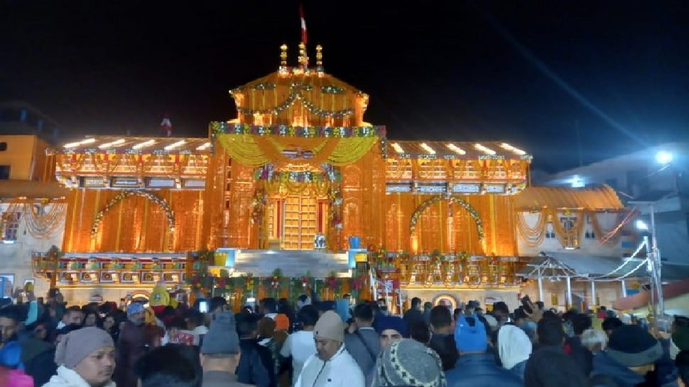 भगवान बद्रीनाथ धाम के खुले कपाट, उमड़ी देश-दुनिया के श्रद्धालुओं की भीड़