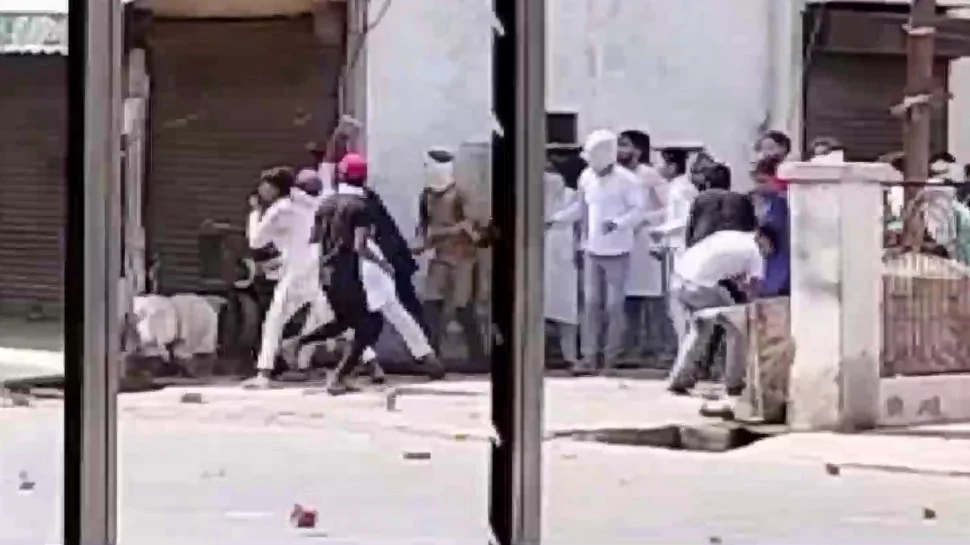 बवाल, पत्थरबाजी, हंगामा…जुमे की नमाज के बाद इन शहरों में बिगड़े हालात