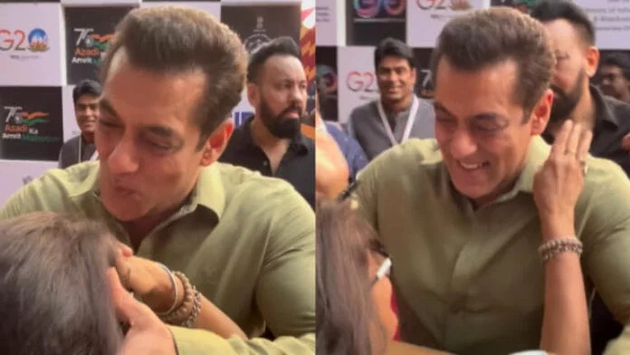 Salman Khan ने भरी महफिल में महिला पत्रकार को किया किस, VIDEO हुआ वायरल